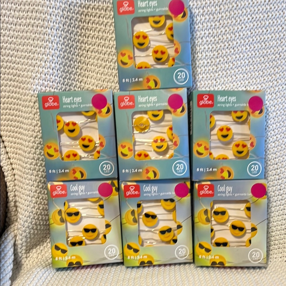 Globe Emoji String Lights - Yellow